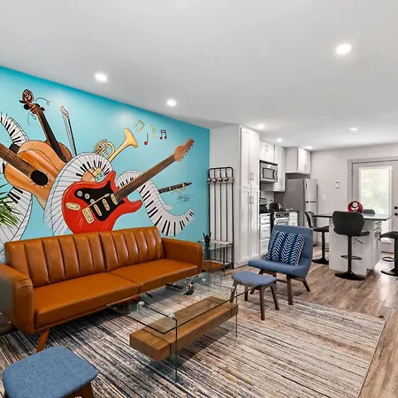 Cool Vibes Music Capital Soco Townhome!